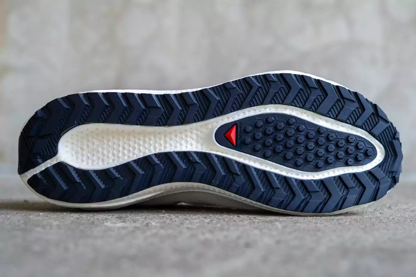 Salomon Aero Blaze 3 GRVL GTX на ноге, комфорт и защита от дождя